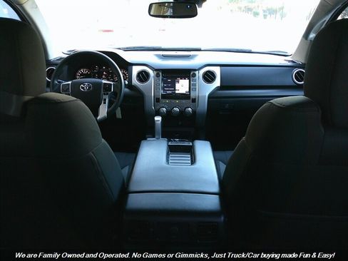 Used 2018 Toyota Tundra SR5 image 33