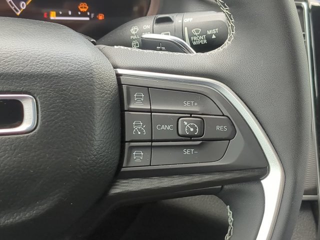 Certified 2024 Jeep Grand Cherokee Altitude AWD/4WD image 32