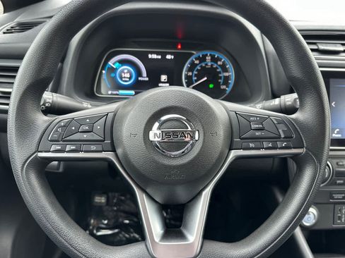 Used 2022 Nissan Leaf S image 23