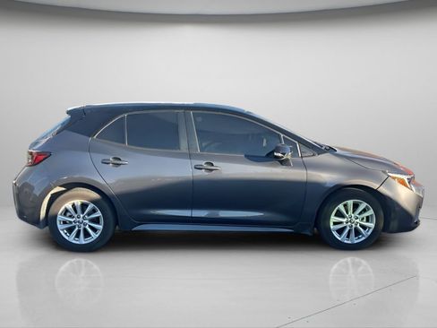 Used 2025 Toyota Corolla SE image 3