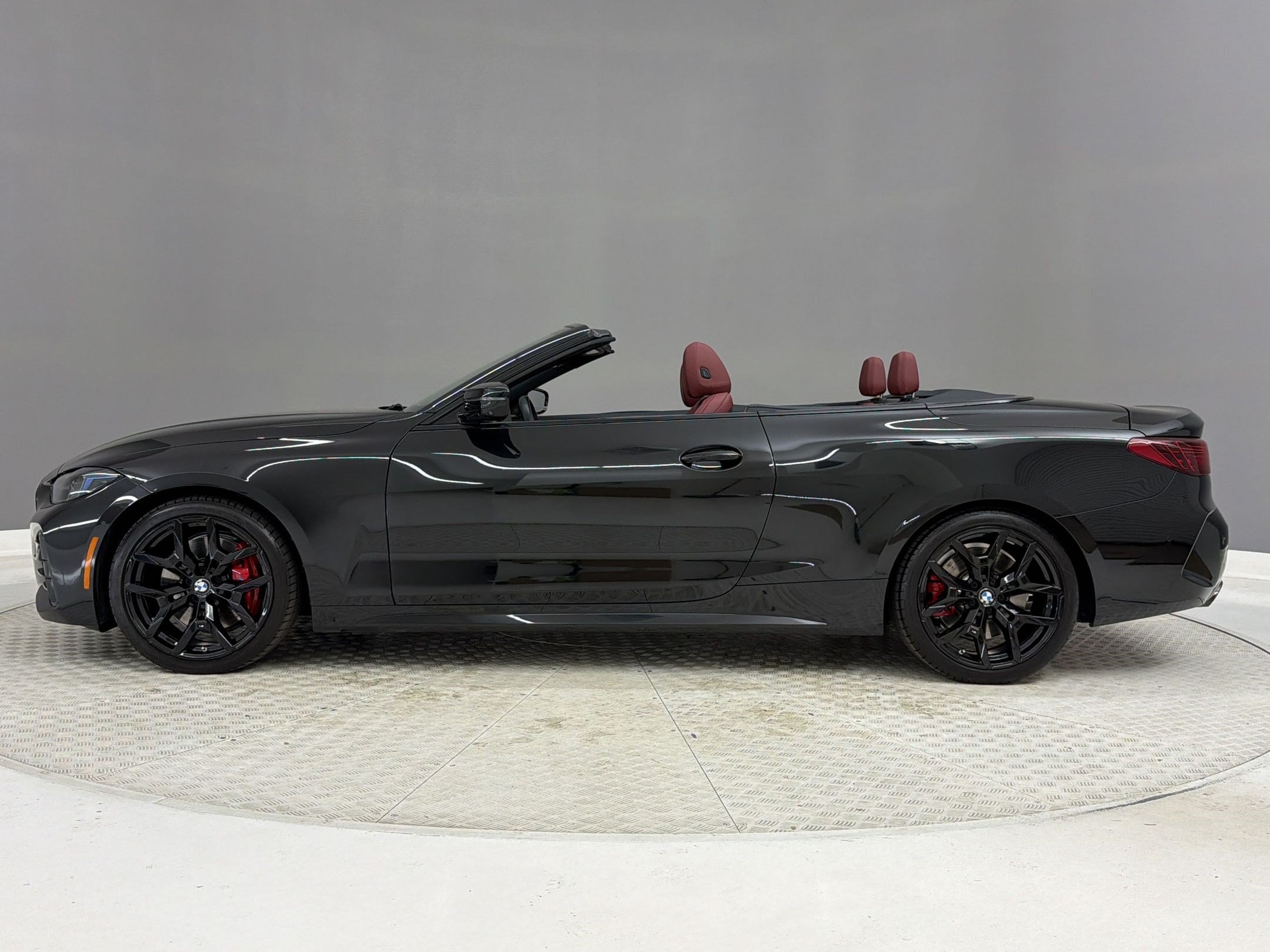 Used 2025 BMW M440i Convertible w/ Premium Package RWD image 2