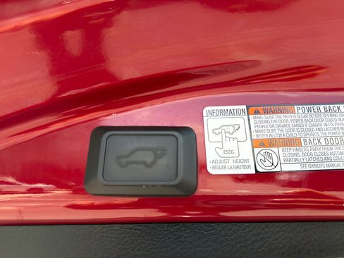 Used 2018 Toyota RAV4 Limited FWD image 43