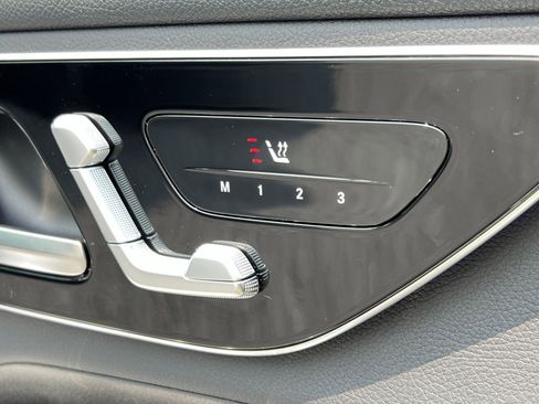 Certified 2025 Mercedes-Benz GLC 300 4MATIC image 33