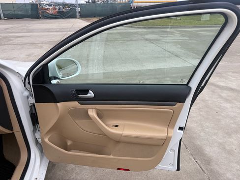 Used 2009 Volkswagen Jetta SE image 21