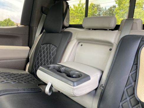 Used 2022 GMC Sierra 1500 SLT w/ SLT Premium Plus Package image 21