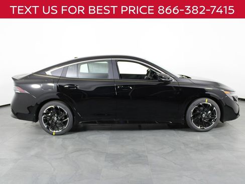 New 2026 Nissan Sentra SR w/ SR Premium Package FWD image 12