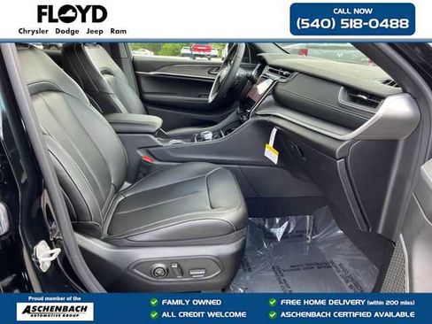 New 2025 Jeep Grand Cherokee Limited w/ Black Appearance Package image 30