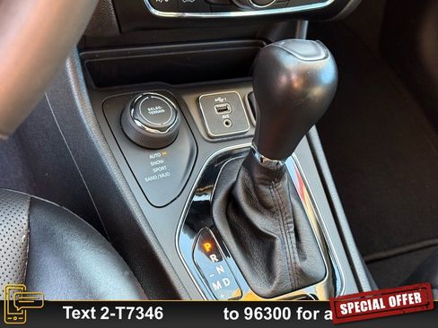 Used 2023 Jeep Cherokee Altitude Lux image 21