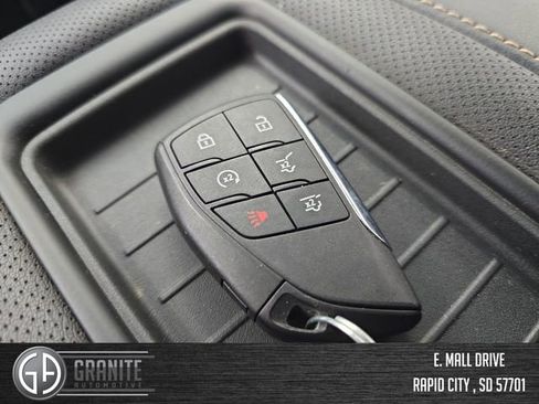 Used 2024 GMC Yukon AT4 w/ Technology Package image 29