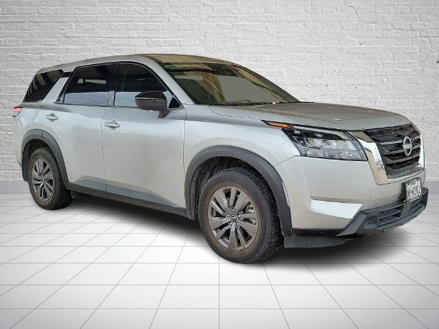 Used 2024 Nissan Pathfinder S FWD image 4