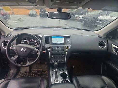 Used 2020 Nissan Pathfinder SL image 13