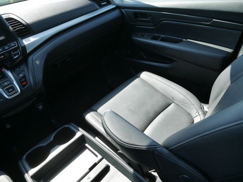 Used 2023 Honda Odyssey EX-L image 11