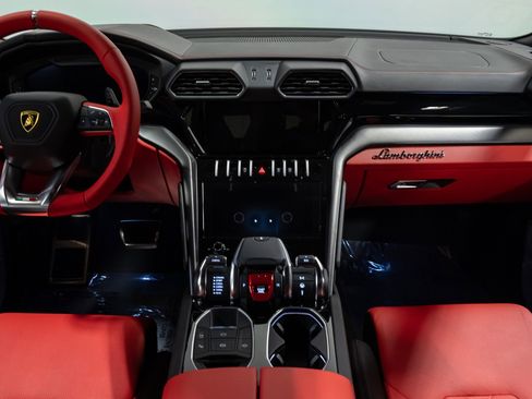 Used 2021 Lamborghini Urus image 48