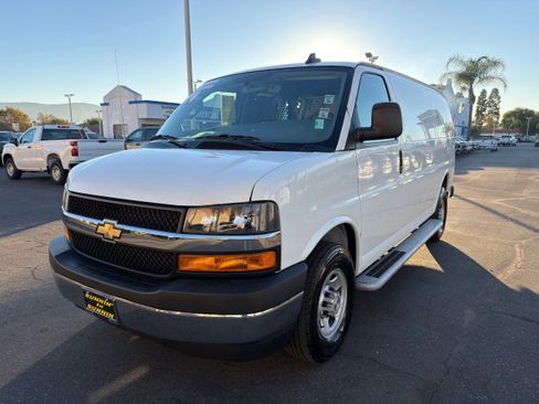 Used 2024 Chevrolet Express 2500 w/ Driver Convenience Package image 4
