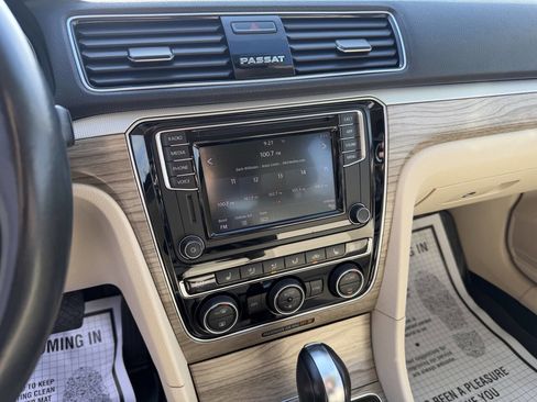 Used 2018 Volkswagen Passat 2.0T SE image 13