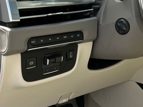 New 2026 Cadillac Escalade Platinum Luxury image 9