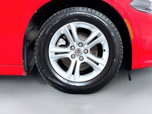 Used 2021 Dodge Charger SXT w/ Leather Interior Group RWD image 9