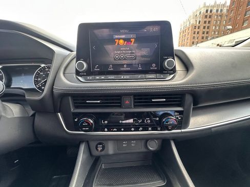 Certified 2025 Nissan Rogue SV w/ SV Premium Package FWD image 19