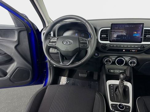 Certified 2025 Hyundai Venue Limited image 23
