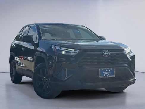 Used 2024 Toyota RAV4 LE AWD/4WD image 1