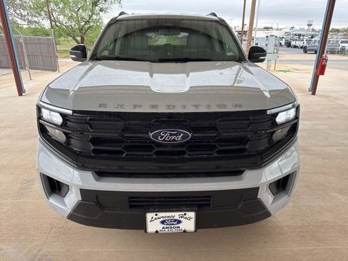 New 2026 Ford Expedition Max Active RWD image 2