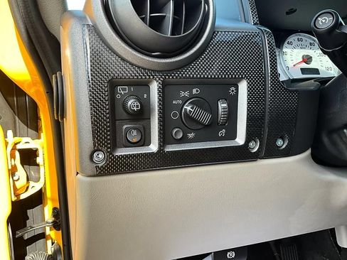 Used 2004 HUMMER H2 w/ Preferred Equipment Group AWD/4WD image 19