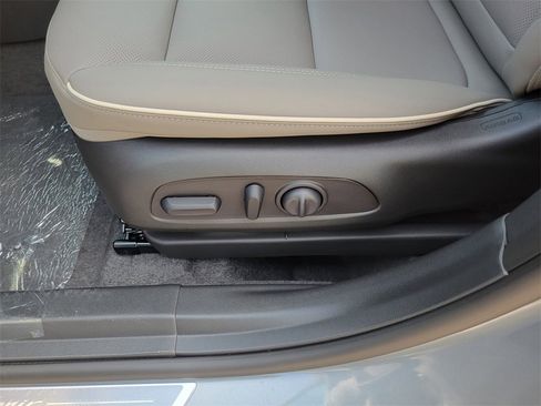 New 2025 Buick Envista Avenir image 14