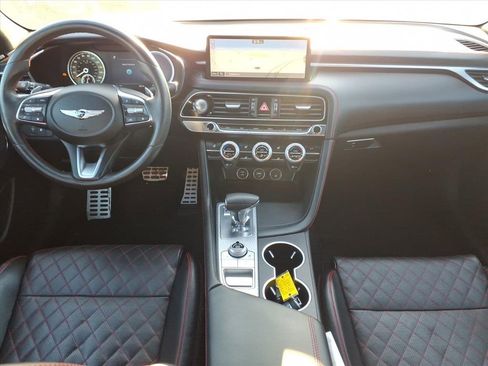 Used 2022 Genesis G70 3.3T image 17