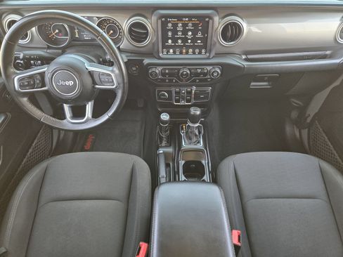 Used 2018 Jeep Wrangler Unlimited Sahara AWD/4WD image 25
