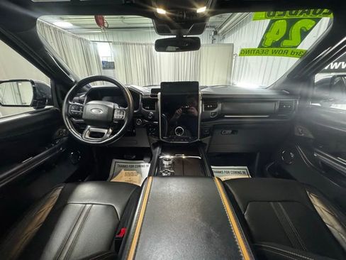 Used 2024 Ford Expedition Platinum image 14