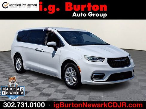 Certified 2023 Chrysler Pacifica Touring-L FWD image 1