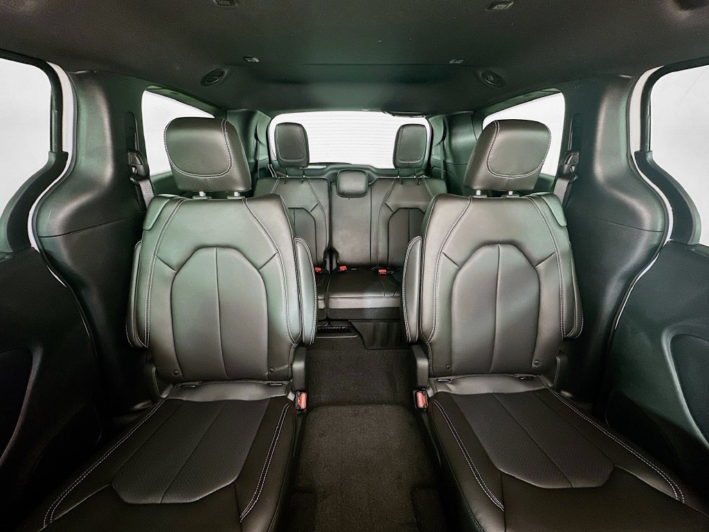 New 2026 Chrysler Pacifica Select AWD/4WD image 10