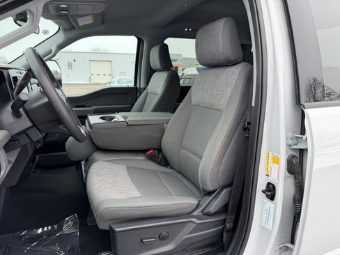 Certified 2025 Ford F250 XLT w/ Snow Plow Prep Package image 9