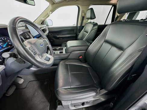 Used 2024 Ford Expedition XLT image 13