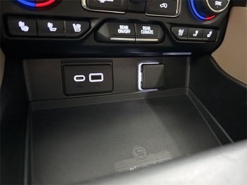 Used 2021 Chevrolet Tahoe Premier w/ Premium Package image 29