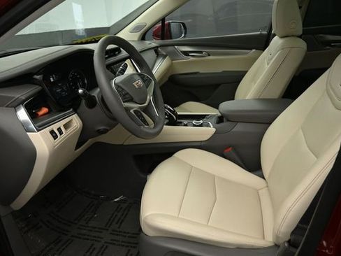 Used 2025 Cadillac XT5 Premium Luxury AWD/4WD image 15
