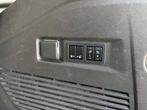 Used 2021 GMC Yukon AT4 w/ AT4 Premium Plus Package AWD/4WD image 35