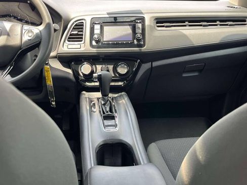 Used 2021 Honda HR-V LX image 13