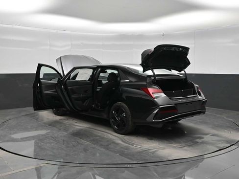 New 2026 Hyundai Elantra SEL Sport FWD image 44