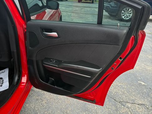 Used 2015 Dodge Charger SXT RWD image 25