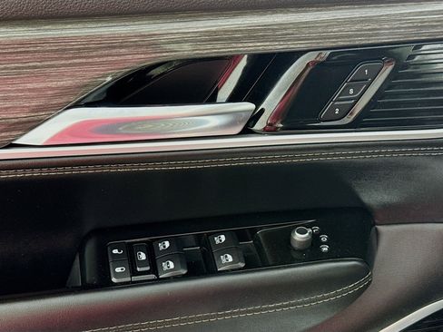 Used 2022 Jeep Wagoneer Series III w/ Premium Group I image 22