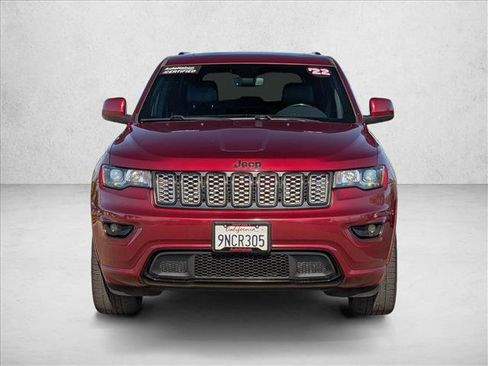 Used 2022 Jeep Grand Cherokee Laredo X AWD/4WD image 2