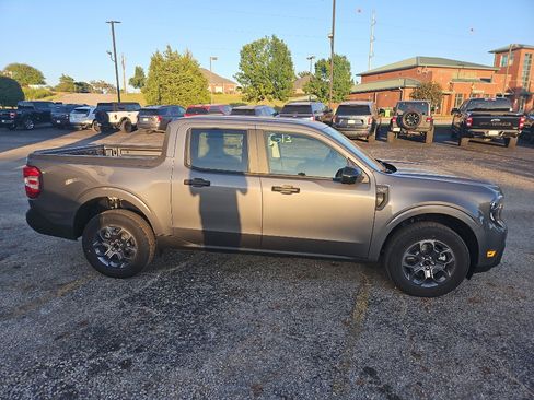 New 2025 Ford Maverick XLT w/ XLT Luxury Package image 4