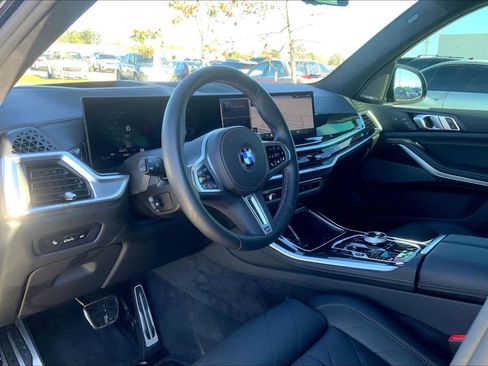 Certified 2025 BMW X5 M60i w/ Executive Package image 17