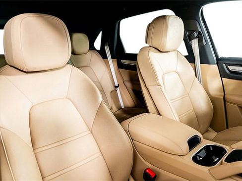 Used 2022 Porsche Cayenne S image 27