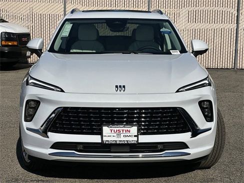 New 2026 Buick Envision Avenir image 2