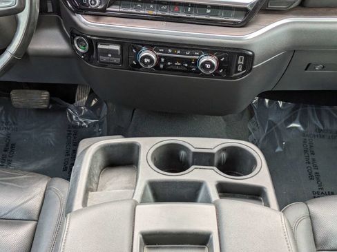 Used 2025 GMC Sierra 1500 SLT RWD image 19