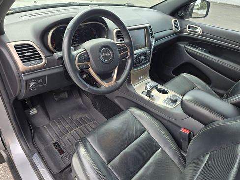 Used 2015 Jeep Grand Cherokee Limited w/ Luxury Group II AWD/4WD image 2