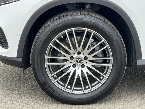 Used 2025 Mercedes-Benz GLC 300 image 11