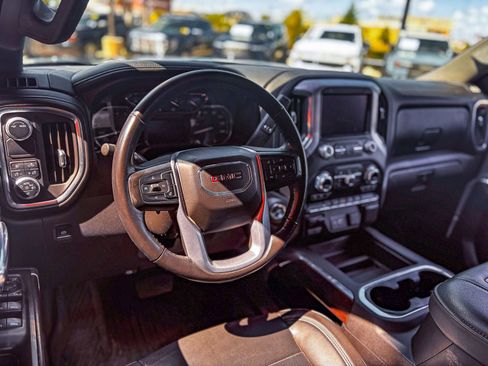 Used 2020 GMC Sierra 1500 SLT image 9